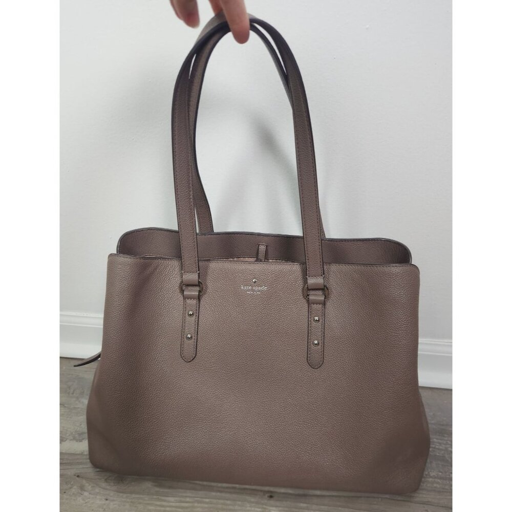 Kate Spade Larchmont Avenue Large Evangelie Satchel In Taupe